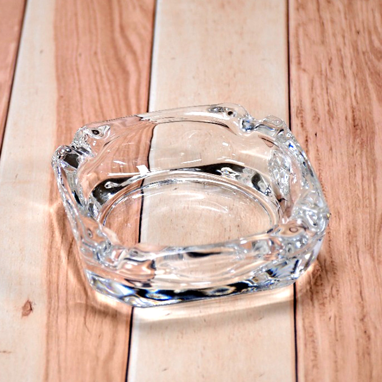 4064 Glass Brunswick Crystal Quality Cigar Cigarette Ashtray Round Tabletop for Home Office Indoor Outdoor Home Decor DeoDap 4064 Glass Brunswick Crystal Quality Cigar Cigarette Ashtray Round Tabletop for Home Office Indoor Outdoor Home Decor DeoDap